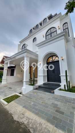 Rumah Elit Modern Tanpa Renovasi di Bintaro Jakarta Selatan Rumah Elit Modern Tanpa Renovasi di Bintaro Jakarta Selatan