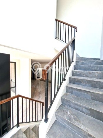 Hunian Elit LB 211m2 Siap Huni Desain Elegan di Bintaro, Tangerang Selatan Hunian Elit LB 211m2 Siap Huni Desain Elegan di Bintaro, Tangerang Selatan