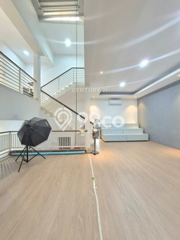 Jual Rumah Mewah Megah Dengan View Cantik di Bintaro, Tangerang Selatan Jual Rumah Mewah Megah Dengan View Cantik di Bintaro, Tangerang Selatan