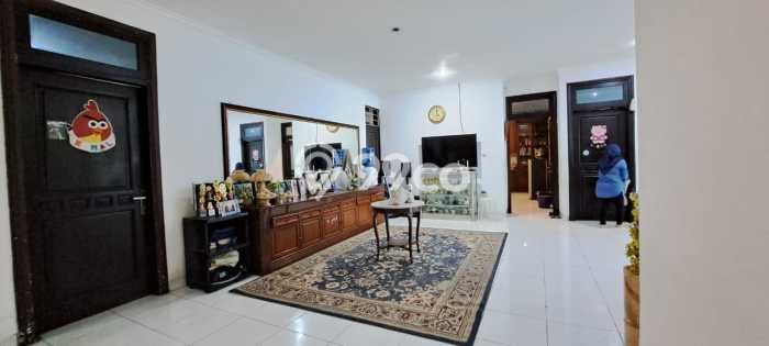 Hunian Elit LB 400m2 Siap Huni Desain Elegan di Tanah Sareal, Bogor Hunian Elit LB 400m2 Siap Huni Desain Elegan di Tanah Sareal, Bogor