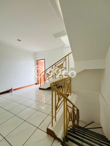 Disewakan Ruko Premium Kawasan Bogor Tengah, Luas 300m2m², Jalan Strategis Disewakan Ruko Premium Kawasan Bogor Tengah, Luas 300m2m², Jalan Strategis