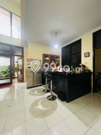Ready to Use! Luxury House LT 357m2 Desain Elegan di Tanah Sareal Ready to Use! Luxury House LT 357m2 Desain Elegan di Tanah Sareal