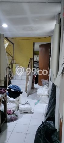Rumah Modern 3 KT LT 153m2 di Taman Kopo Indah Rumah Modern 3 KT LT 153m2 di Taman Kopo Indah