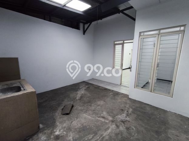 Hunian Strategis 2 KT LB 70m2 Kondisi Bagus di Taman Kopo Indah Hunian Strategis 2 KT LB 70m2 Kondisi Bagus di Taman Kopo Indah