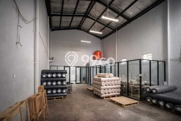 Gudang Disewa di Bandung dengan LB 200m2 Area Komersial Ramai Gudang Disewa di Bandung dengan LB 200m2 Area Komersial Ramai