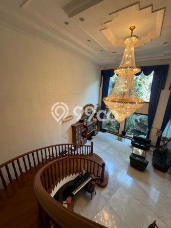 Rumah Mewah LB 850m2 Siap Pakai Desain Elegan di Pantai Mutiara, Jakarta Utara Rumah Mewah LB 850m2 Siap Pakai Desain Elegan di Pantai Mutiara, Jakarta Utara