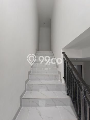 Disewakan! Rumah 3 Kamar Tidur &
3 Kamar Mandi di Pantai Indah Kapuk, Jakarta Utara Disewakan! Rumah 3 Kamar Tidur &
3 Kamar Mandi di Pantai Indah Kapuk, Jakarta Utara