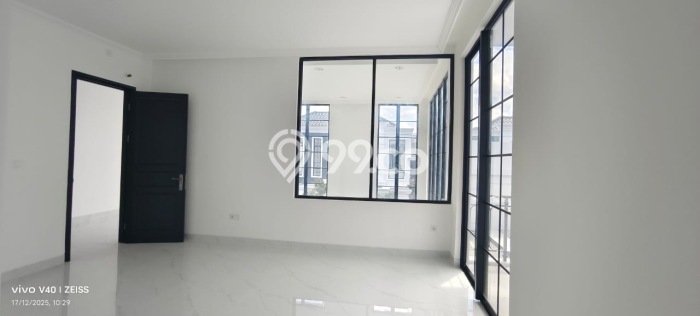 Disewakan! Rumah 4 Kamar Tidur &
4 Kamar Mandi di Pantai Indah Kapuk, Jakarta Utara Disewakan! Rumah 4 Kamar Tidur &
4 Kamar Mandi di Pantai Indah Kapuk, Jakarta Utara