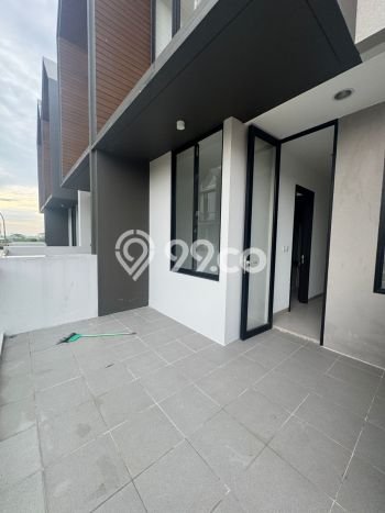 EXCLUSIVE HOME! Rumah di , 3 KM, Konsep Modern, Luas 45m2m² LB 110m2m² EXCLUSIVE HOME! Rumah di , 3 KM, Konsep Modern, Luas 45m2m² LB 110m2m²