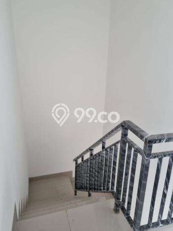 Disewakan! Rumah 3 Kamar Tidur &
3 Kamar Mandi di Pantai Indah Kapuk, Jakarta Utara Disewakan! Rumah 3 Kamar Tidur &
3 Kamar Mandi di Pantai Indah Kapuk, Jakarta Utara