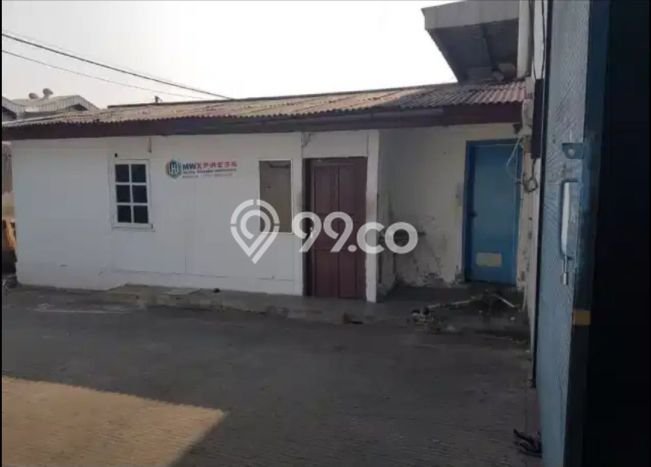 Disewakan Gudang Kawasan Bojong Sari, Luas 300m², Lokasi Bisnis Disewakan Gudang Kawasan Bojong Sari, Luas 300m², Lokasi Bisnis