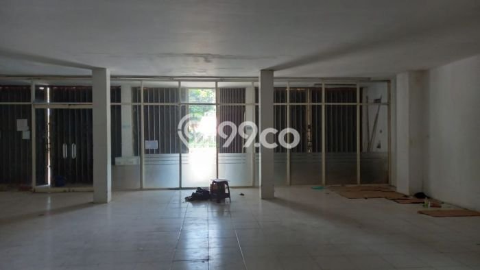 Ruko Area Bisnis di Jagakarsa, Luas 180m², Ready Operasi Ruko Area Bisnis di Jagakarsa, Luas 180m², Ready Operasi