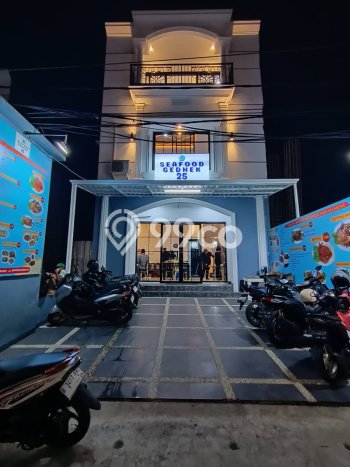 Ruko bagus disewakan di Jagakarsa Jakarta Selatan dengan LB 136m2 harga sewa terbaik Ruko bagus disewakan di Jagakarsa Jakarta Selatan dengan LB 136m2 harga sewa terbaik