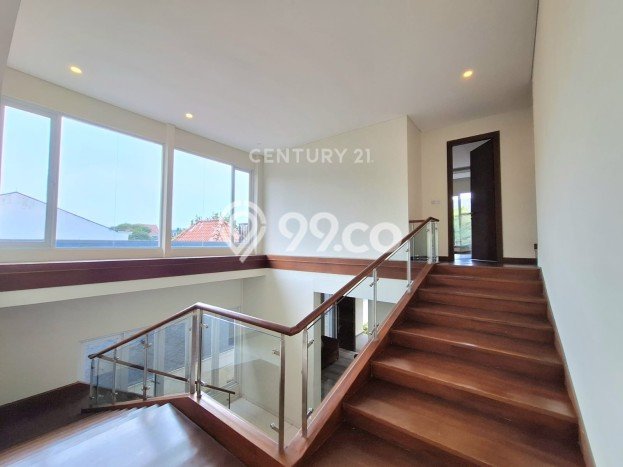 Rumah Elit Modern Siap Huni di Pondok Indah Jakarta Selatan Rumah Elit Modern Siap Huni di Pondok Indah Jakarta Selatan