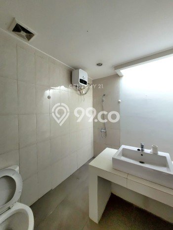 Hunian Elit LB 192m2 Siap Huni Desain Elegan di Bintaro, Tangerang Selatan Hunian Elit LB 192m2 Siap Huni Desain Elegan di Bintaro, Tangerang Selatan
