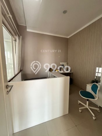 Hunian Elit LB 187m2 Siap Pakai Desain Elegan di Bintaro, Tangerang Selatan Hunian Elit LB 187m2 Siap Pakai Desain Elegan di Bintaro, Tangerang Selatan
