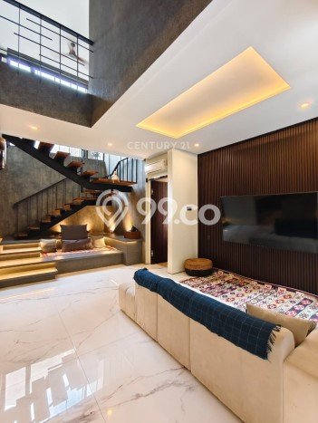 Ready to Use! Premium House LT 284m2 Desain Elegan di Bintaro Ready to Use! Premium House LT 284m2 Desain Elegan di Bintaro