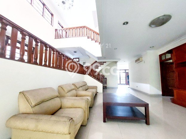 Rumah Elit Modern Siap Huni di Pondok Indah Jakarta Selatan Rumah Elit Modern Siap Huni di Pondok Indah Jakarta Selatan