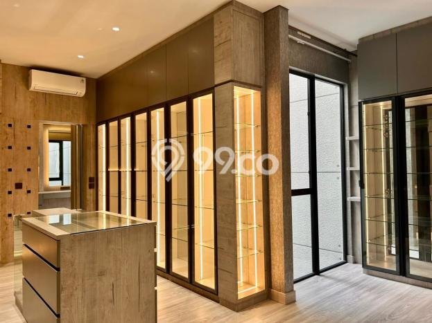 Ready to Use! Luxury House LT 160m2 Desain Elegan di Pondok Indah Ready to Use! Luxury House LT 160m2 Desain Elegan di Pondok Indah