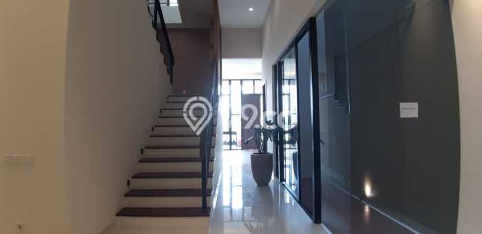 Jual Rumah Mewah Elegan Dengan View Cantik di Pakuwon Indah, Surabaya Jual Rumah Mewah Elegan Dengan View Cantik di Pakuwon Indah, Surabaya