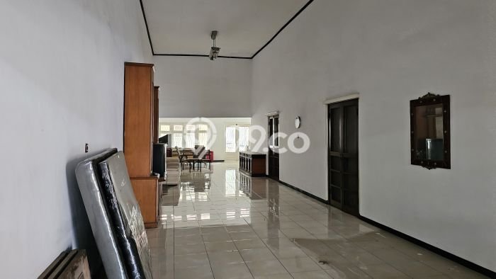 Rumah Elit Modern Siap Huni di Pabean Cantikan Surabaya Rumah Elit Modern Siap Huni di Pabean Cantikan Surabaya