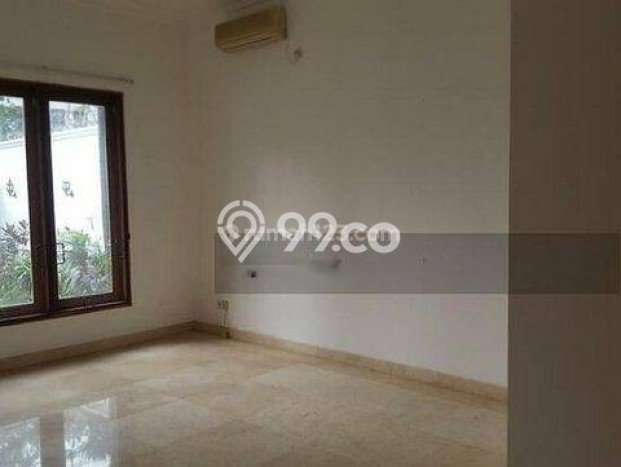 Sewa Rumah Strategis di Kemang LT 700m2 / LB 650m2 Kondisi Bagus Sewa Rumah Strategis di Kemang LT 700m2 / LB 650m2 Kondisi Bagus