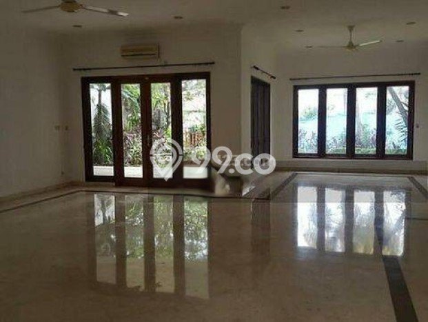 Sewa Rumah Strategis di Kemang LT 700m2 / LB 650m2 Kondisi Bagus Sewa Rumah Strategis di Kemang LT 700m2 / LB 650m2 Kondisi Bagus
