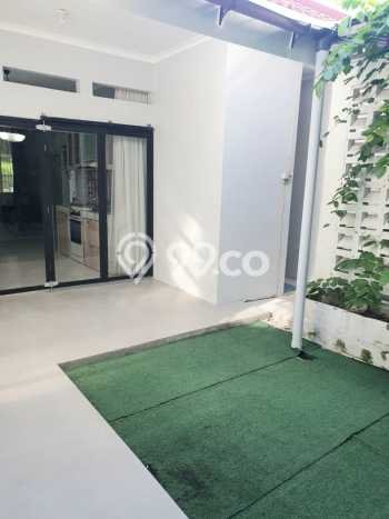For Sale! Luxury House LT 160m2 Desain Elegan di Rempoa For Sale! Luxury House LT 160m2 Desain Elegan di Rempoa