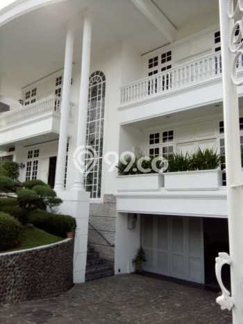 Sewa Rumah Strategis LT 750m2 / LB 700m2 di Pondok Indah, Jakarta Selatan Sewa Rumah Strategis LT 750m2 / LB 700m2 di Pondok Indah, Jakarta Selatan