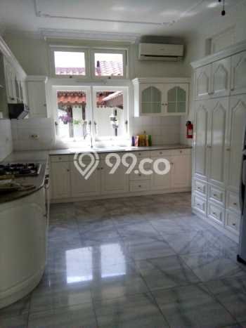 Sewa Rumah Strategis LT 750m2 / LB 700m2 di Pondok Indah, Jakarta Selatan Sewa Rumah Strategis LT 750m2 / LB 700m2 di Pondok Indah, Jakarta Selatan