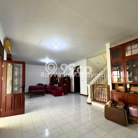 Siap Huni Rumah Mewah 4 Kamar di Duren Sawit Dekat ke Mana Pun Siap Huni Rumah Mewah 4 Kamar di Duren Sawit Dekat ke Mana Pun