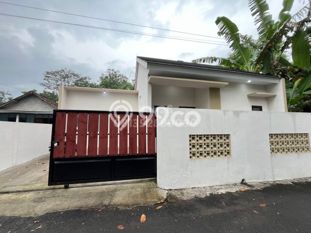 Dijual Rumah Siap Huni di Seyegan Sleman Harga Rp 425 Juta LT 100m2 Dijual Rumah Siap Huni di Seyegan Sleman Harga Rp 425 Juta LT 100m2