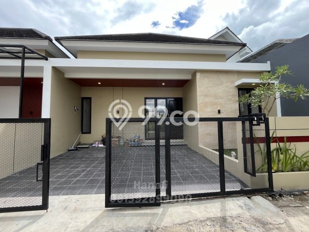 Rumah Modern Cantik 3 Kamar Bisa Langsung Pindah di Sleman Rumah Modern Cantik 3 Kamar Bisa Langsung Pindah di Sleman