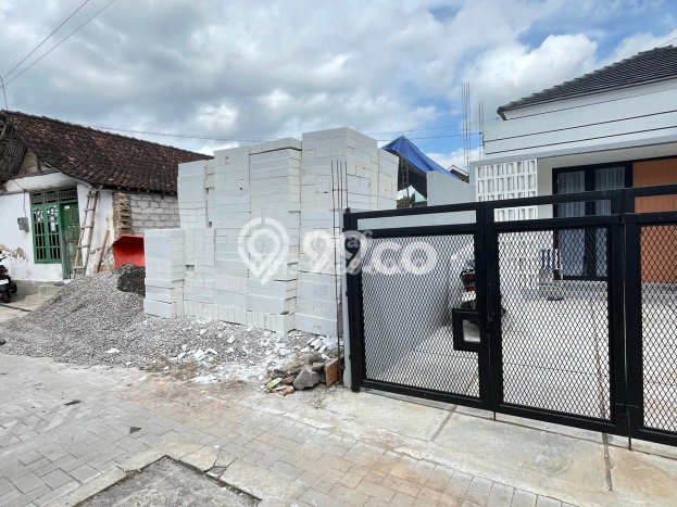 Jual Rumah Strategis Bagus Punya 3 KT di Sleman Sleman - Jual Rumah Strategis Bagus Punya 3 KT di Sleman Sleman -