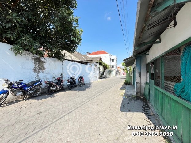 LOKASI PREMIUM! Tanah di Depok, Luas 284m², Ideal untuk Investasi LOKASI PREMIUM! Tanah di Depok, Luas 284m², Ideal untuk Investasi