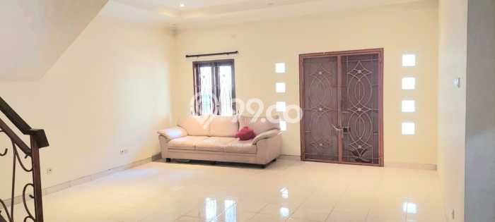Rumah Mewah LB 198m2 Siap Huni Desain Elegan di Pondok Kelapa, Jakarta Timur Rumah Mewah LB 198m2 Siap Huni Desain Elegan di Pondok Kelapa, Jakarta Timur
