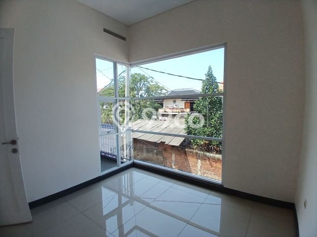 Jual Rumah Bagus Siap Huni LB 110m2 di Arcamanik, Bandung Jual Rumah Bagus Siap Huni LB 110m2 di Arcamanik, Bandung