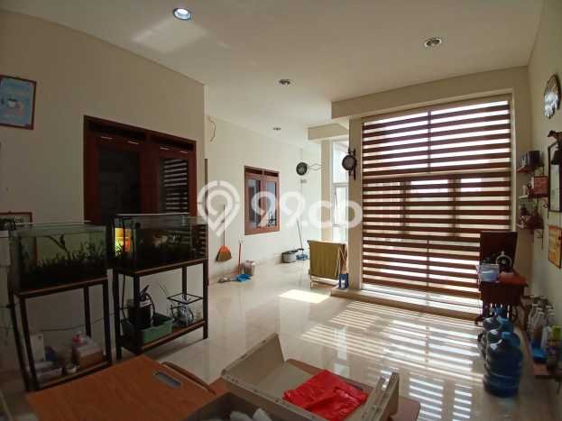 Dijual Rumah Luas Elegan Dengan View Cantik di Taman Kopo Indah, Bandung Dijual Rumah Luas Elegan Dengan View Cantik di Taman Kopo Indah, Bandung