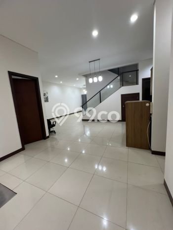 Jarang Ada! Rumah Sewa 4 Kamar Nyaman Siap Huni Pulomas Jarang Ada! Rumah Sewa 4 Kamar Nyaman Siap Huni Pulomas