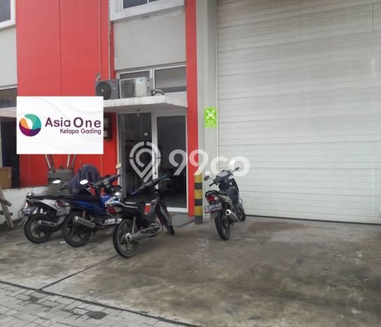 For Rent Gudang Kawasan Premium di Cakung, Luas 162m², Siap Usaha For Rent Gudang Kawasan Premium di Cakung, Luas 162m², Siap Usaha