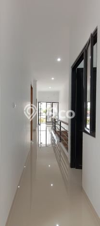Rumah Luas Asri 3 KT Siap Pakai di Pondok Kelapa Jakarta Timur Rumah Luas Asri 3 KT Siap Pakai di Pondok Kelapa Jakarta Timur