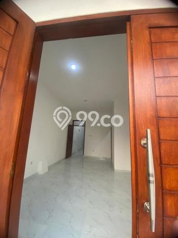 Rumah Berkelas LT 90m² / LB 150m² di Kompleks Perumahan Kelapa Gading, Jakarta Utara Rumah Berkelas LT 90m² / LB 150m² di Kompleks Perumahan Kelapa Gading, Jakarta Utara