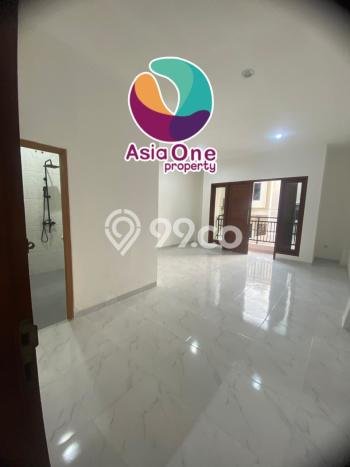 Rumah Berkelas LT 90m² / LB 150m² di Kompleks Perumahan Kelapa Gading, Jakarta Utara Rumah Berkelas LT 90m² / LB 150m² di Kompleks Perumahan Kelapa Gading, Jakarta Utara