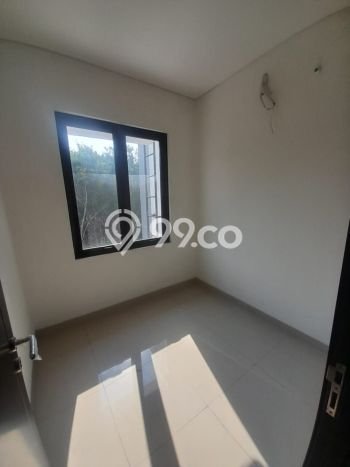 For Rent Ruko Area Bisnis di Cakung, Luas 56m², Siap Operasi For Rent Ruko Area Bisnis di Cakung, Luas 56m², Siap Operasi