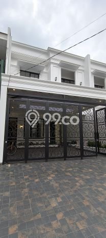 Rumah Mewah LB 250m2 Siap Huni Desain Elegan di Pondok Kelapa, Jakarta Timur Rumah Mewah LB 250m2 Siap Huni Desain Elegan di Pondok Kelapa, Jakarta Timur
