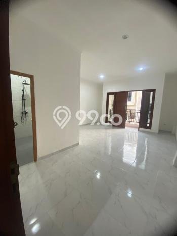 Rumah Berkelas LT 90m² / LB 150m² di Kompleks Perumahan Kelapa Gading, Jakarta Utara Rumah Berkelas LT 90m² / LB 150m² di Kompleks Perumahan Kelapa Gading, Jakarta Utara