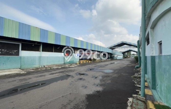PROSPEK BAGUS! Pabrik di , Luas 30000m2m², Tingkat Keramaian Tinggi PROSPEK BAGUS! Pabrik di , Luas 30000m2m², Tingkat Keramaian Tinggi