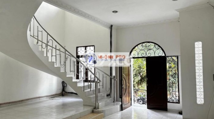 Rumah Elit LB 220m2 Siap Huni Desain Elegan di Pantai Indah Kapuk, Jakarta Utara Rumah Elit LB 220m2 Siap Huni Desain Elegan di Pantai Indah Kapuk, Jakarta Utara