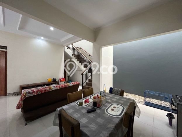 Rumah LT 151m² / LB 200m² Dekat Rumah Sakit di Tebet, Jakarta Selatan Rumah LT 151m² / LB 200m² Dekat Rumah Sakit di Tebet, Jakarta Selatan