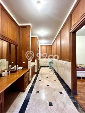 Dijual Rumah Mewah Megah Dengan View Eksklusif di Tanjung Barat, Jakarta Selatan Dijual Rumah Mewah Megah Dengan View Eksklusif di Tanjung Barat, Jakarta Selatan